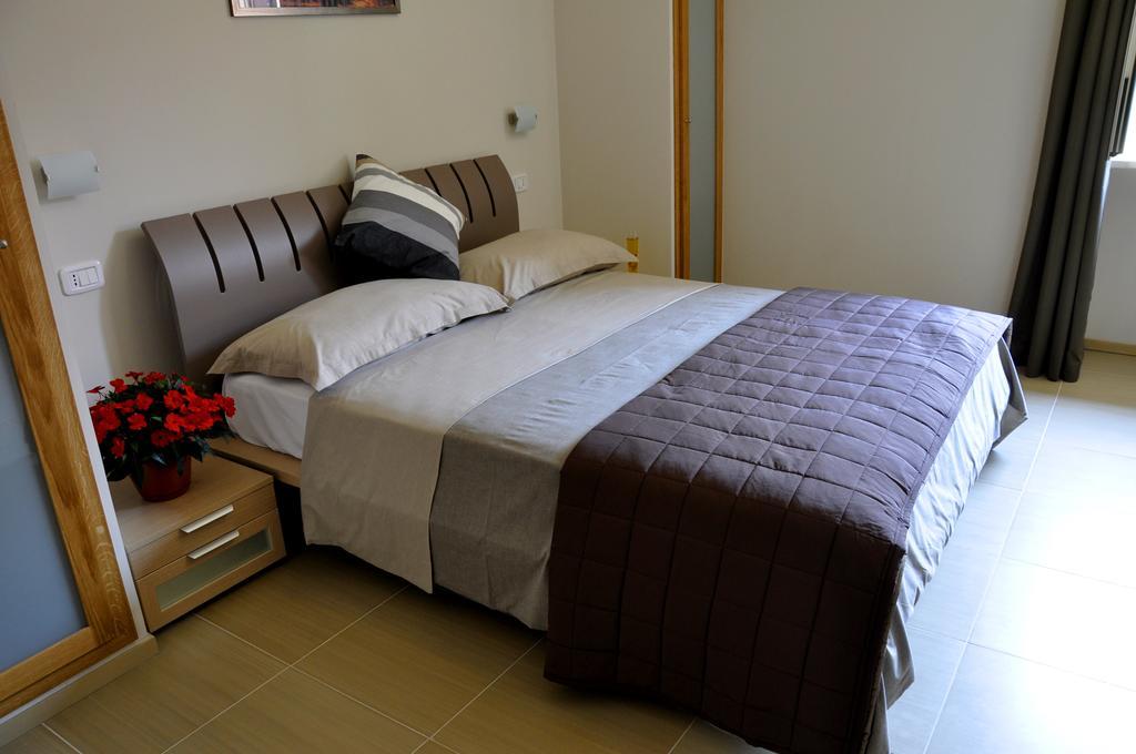 Vecchio Saracino - Carola 1801 Bed and Breakfast Agropoli Rum bild